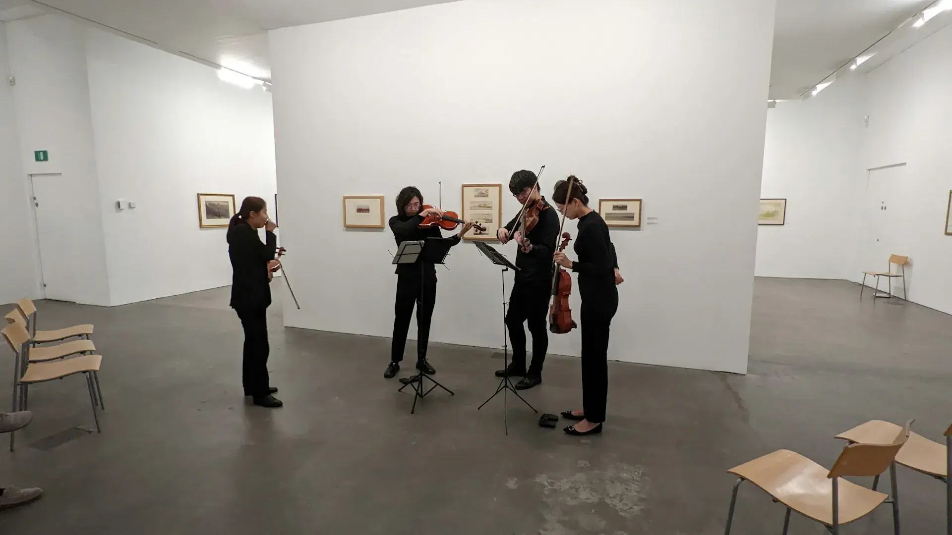 Exhibition setup of Melancolía, el pasado por venir